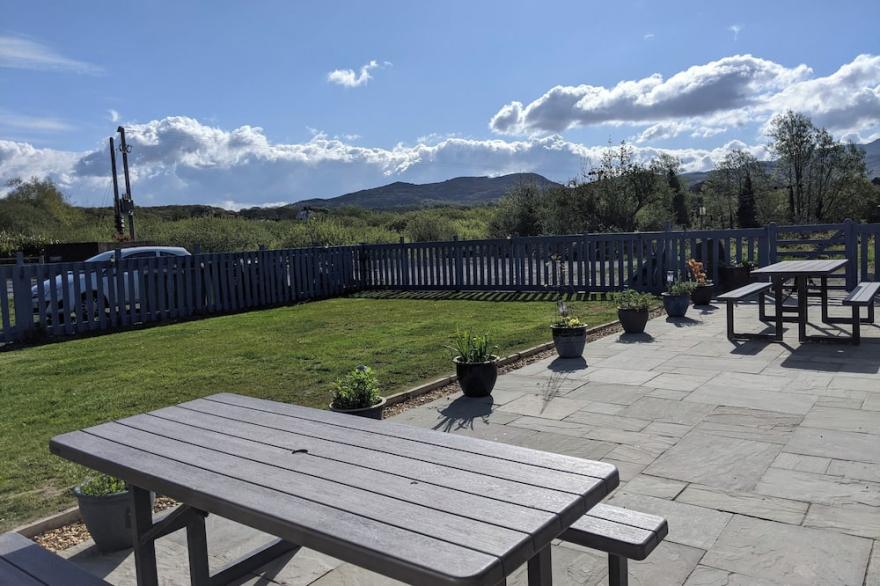 Canol Cae Cottage Jasmine in Penrhyndeudraeth near Porthmadog. Pet Friendly.