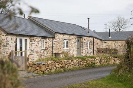 The Blacksmiths - Luxury Cottage, Country Views