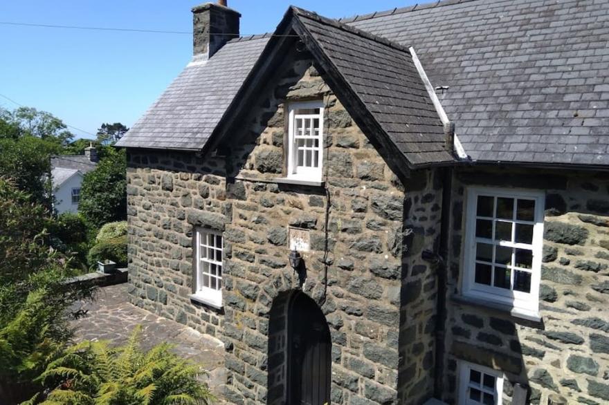 Stunning Grand Country House, Fabulous Sea Views in Llwyngwril Snowdonia (Eryri)