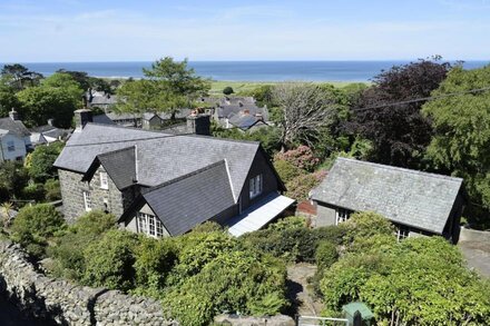 Stunning Grand Country House, Fabulous Sea Views in Llwyngwril Snowdonia (Eryri)