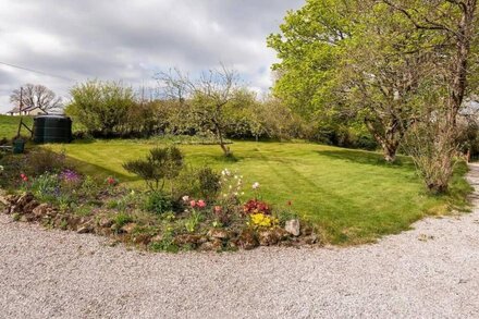 Beautiful 4 bedroom 19th Century Farmhouse