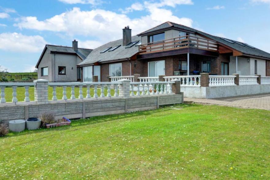 Cosy apartment for 7 people with WIFI, TV, patio, panoramic view and parking