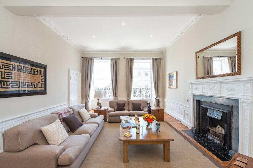 Stay In This Tranquil And Gorgeous City Centre Home, For A Unique Edinburgh Experience