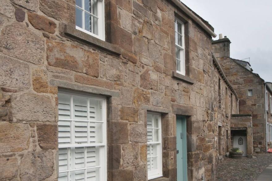 Luxury Self Catering Cottage In The Heart Of St.Andrews - 3 En-Suite Bedrooms