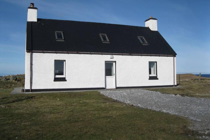 Cosy Hebridean Cottage Overlooking The Atlantic On The West Coast Of North Uist