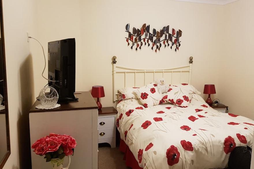 Charming refurbished cottage with sea view and lovely garden