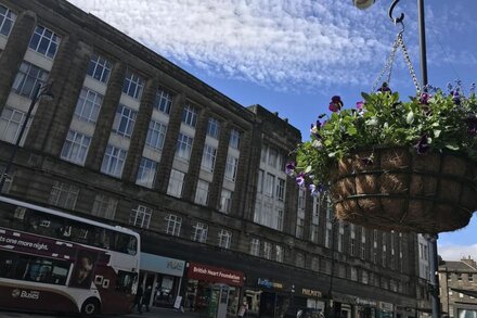 Edinburgh city center apartment