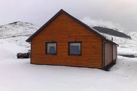 Lochside Lodge - Lodges in Glengouland