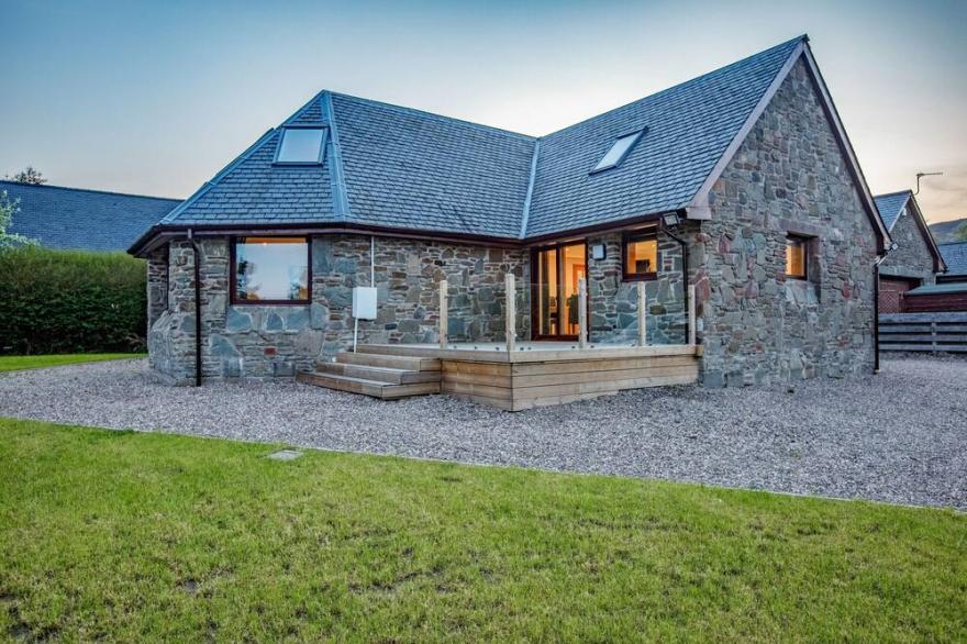 Beautiful Relaxing House In Fantastic Peaceful Location Near Dundee With Hot Tub