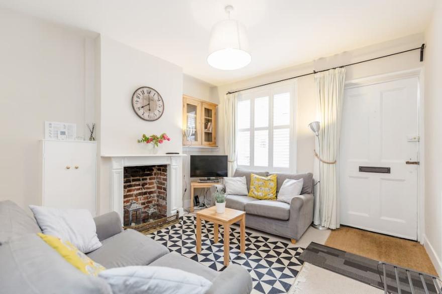 Charming period cottage quietly located in the centre of Winchester