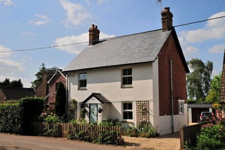 Newly Renovated Period Cottage Close To New Forest