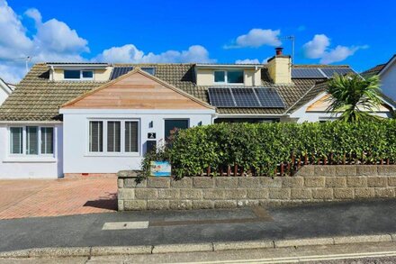 CROYDE SURFSUP | 5 Bedrooms - sleeps 10 guests  in 5 bedrooms