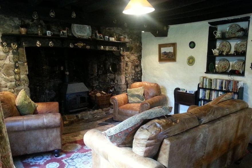 16th Century Grade II Listed Cottage in Heart of Dartmoor National Park