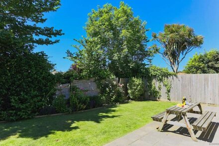 CROYDE RIDGEWAY | 3 Bedrooms  | Sleeps 6 | Central location