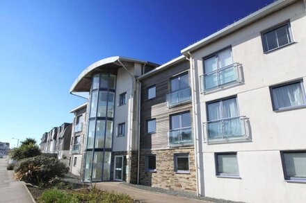 Pentewan is a 2 bedroom coastal apartment overlooking Fistral Beach