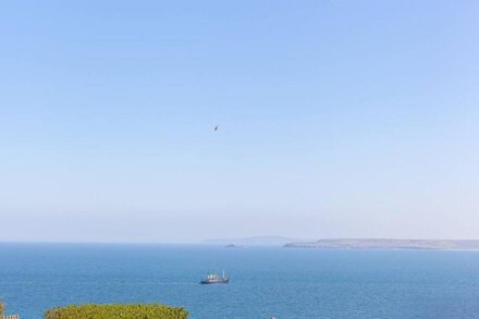 Sea Scapes – Sleeps 2/4 – Sea Views – Parking - Pet Friendly