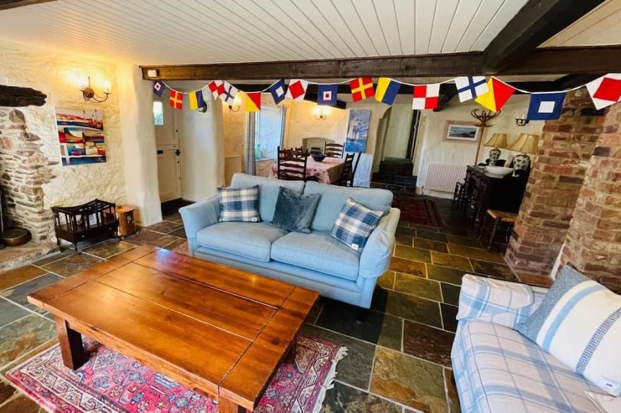 Quintessential English Cottage close to Dittisham Quay