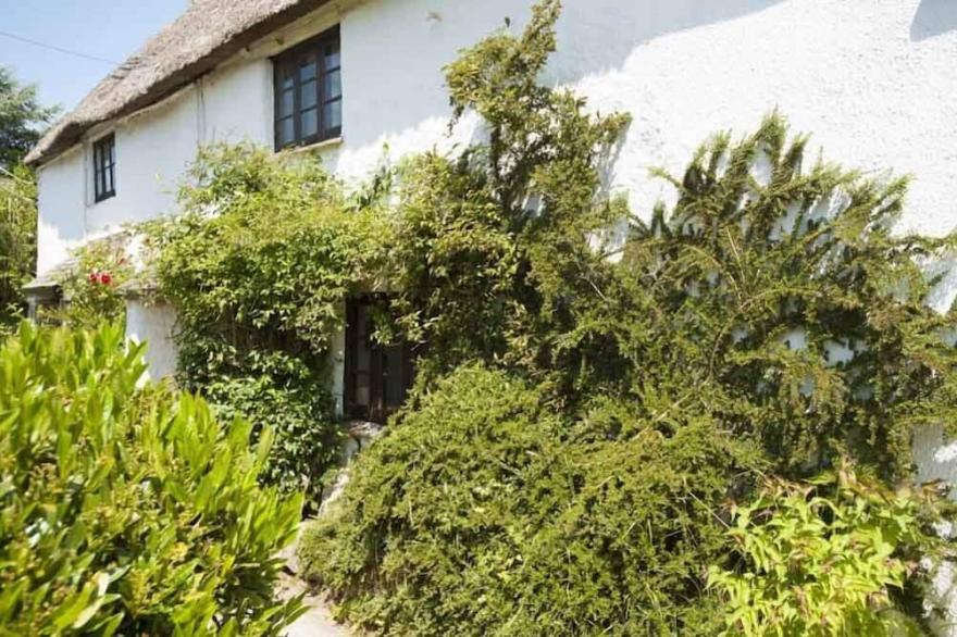 Beautifully Restored Grade 2 Thatched Cottage In Manaton