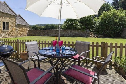 Milliner's Barn - sleeps 4 guests  in 2 bedrooms