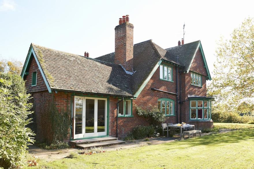 A Spacious 1930’s Period House Set In The Picturesque Village Of Eardisley.