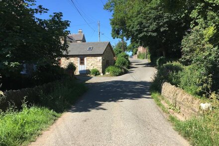 Bwthyn Graig, Llanrhian, Pembrokeshire. Short walk to Porthgain & Beach