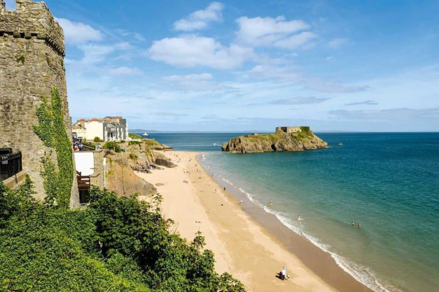 4* One Double Bedroom Self-Catering Apartment, Nr South Beach, Tenby.