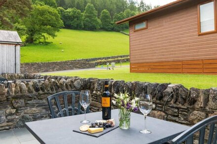 Cosy and luxurious country cottage, prime location, Betws-y-Coed, Snowdonia National Park, Wales