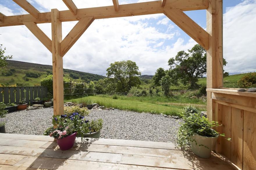 Scottish Highlands - Tranquil & Cosy Rural Cottage, Surrounded By Wildlife