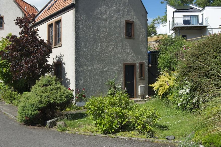 Mill Cottage, Waterside, In The Heart Of Lower Largo & Fully Renovated