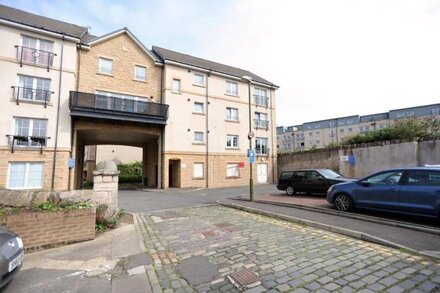 Bright and charming 2 bed in vibrant Leith