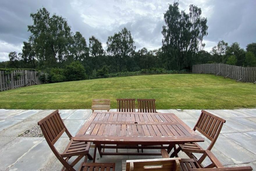 Pineways  - Luxury, 4 Bedroom, Self-Catering House In Aviemore