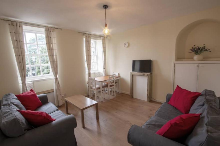Cadell House Apartment - Royal Mile