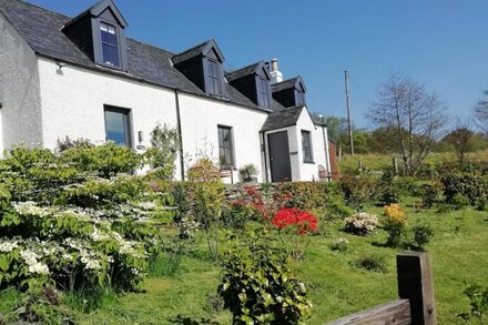 Park House, Restored Traditional Croft House With Beautiful Views Of The Loch