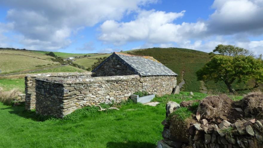Berry Lawn Linhay Bothy