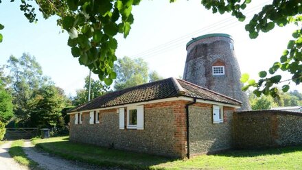 Blakeney Lodge