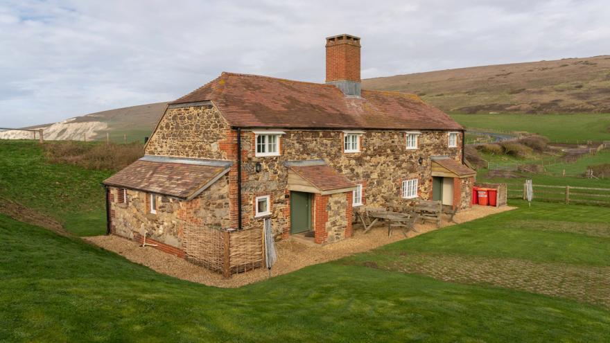 2 Compton Farm Cottages