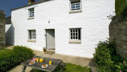 Degibna Lower Pentire Farm House