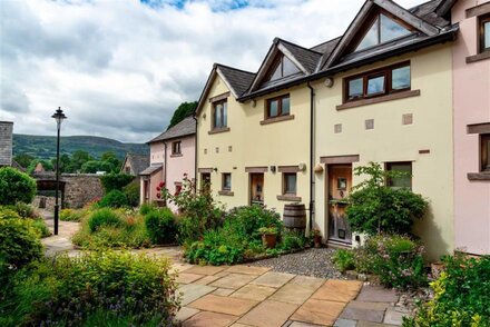 Acorns Crickhowell