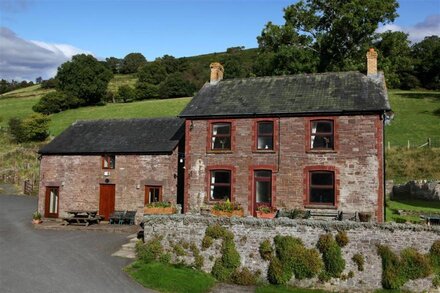 Neuadd Fach