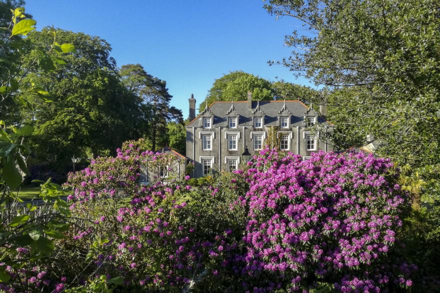 Pontardawe Country House