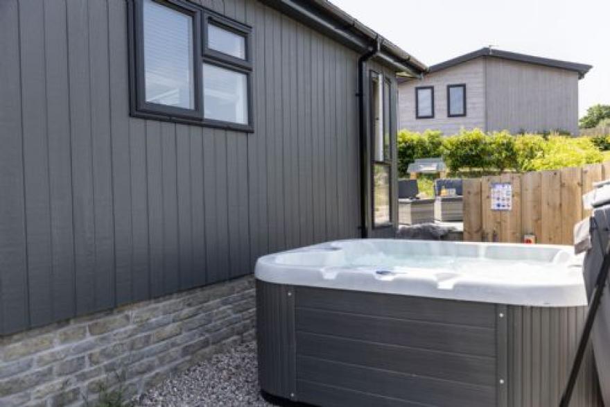 Rose Lodge, 21 Roadford Lake Lodges