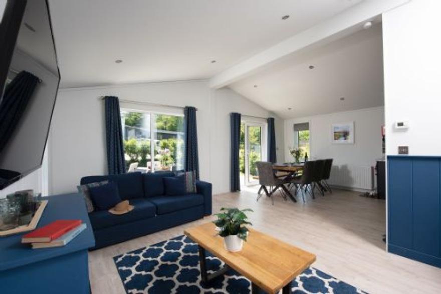 Buttercup Lodge, 33 Roadford Lake Lodges