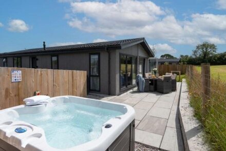 Lavender Lodge, 8 Roadford Lake Lodges