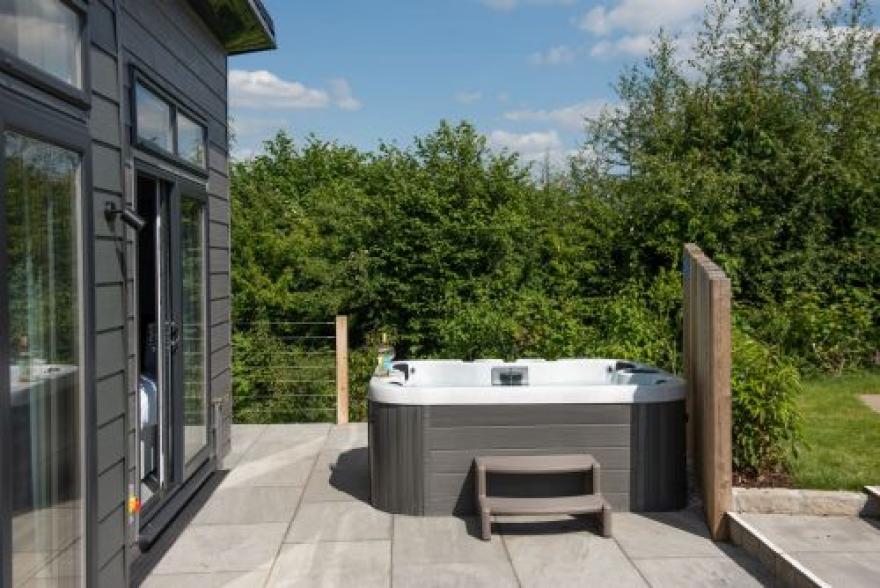 Primrose Lodge, 25 Roadford Lake Lodges
