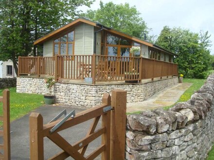 2-Bed Deckhouse Lodge