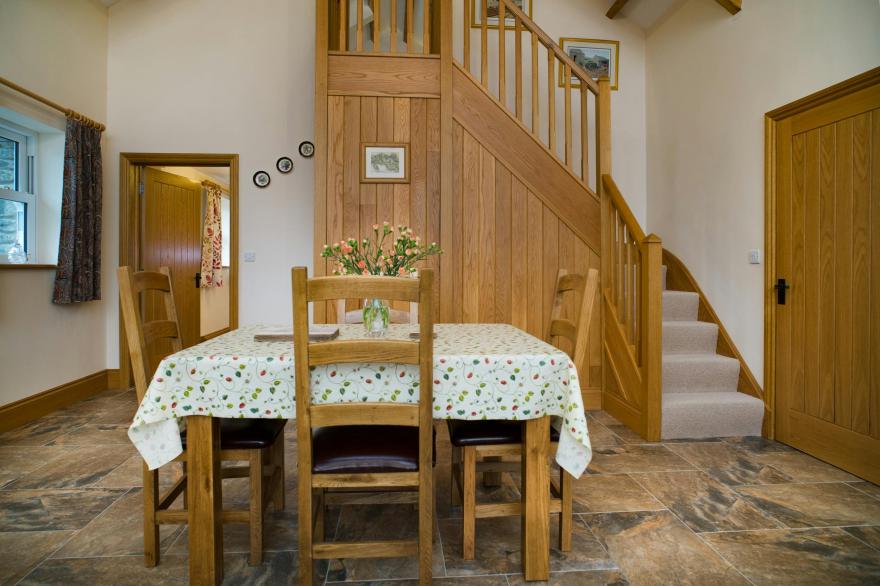 Hirwaun Cottage