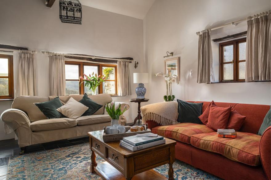 Honey Buzzard Farmhouse