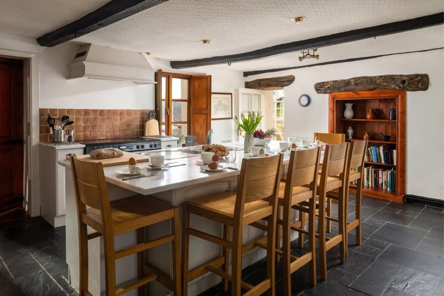 Honey Buzzard Farmhouse