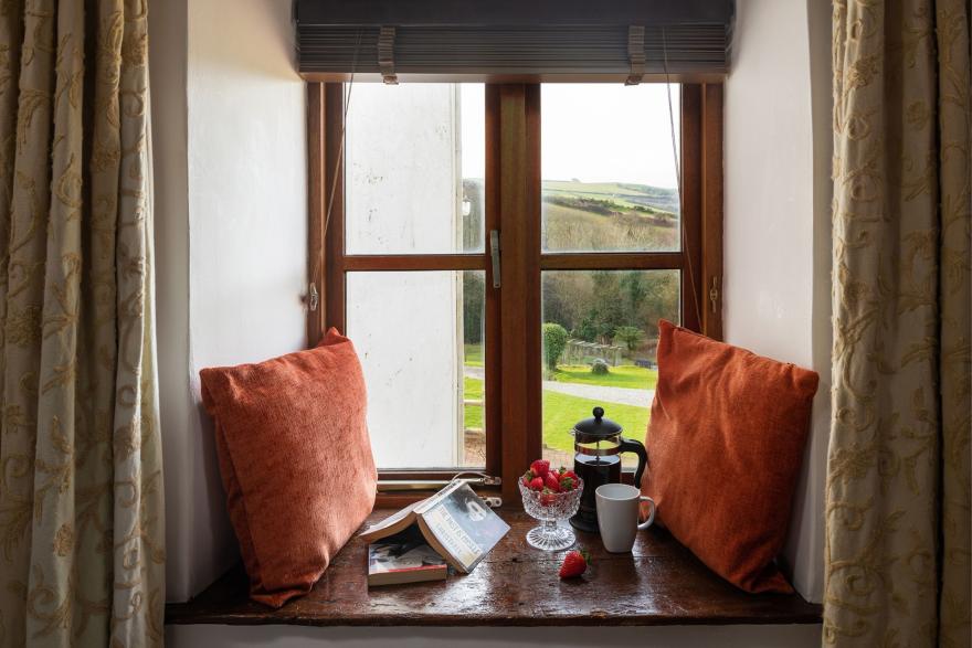 Honey Buzzard Farmhouse